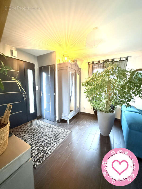 Maison à LES BORDES