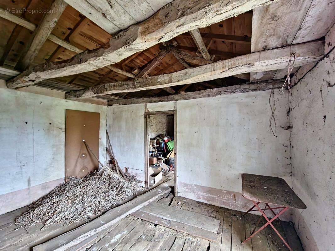 Maison à LACAPELLE-LIVRON