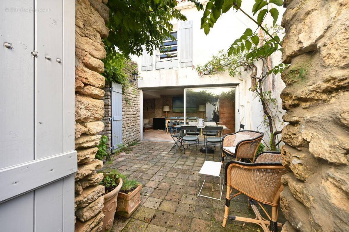 Maison à LES PORTES-EN-RE