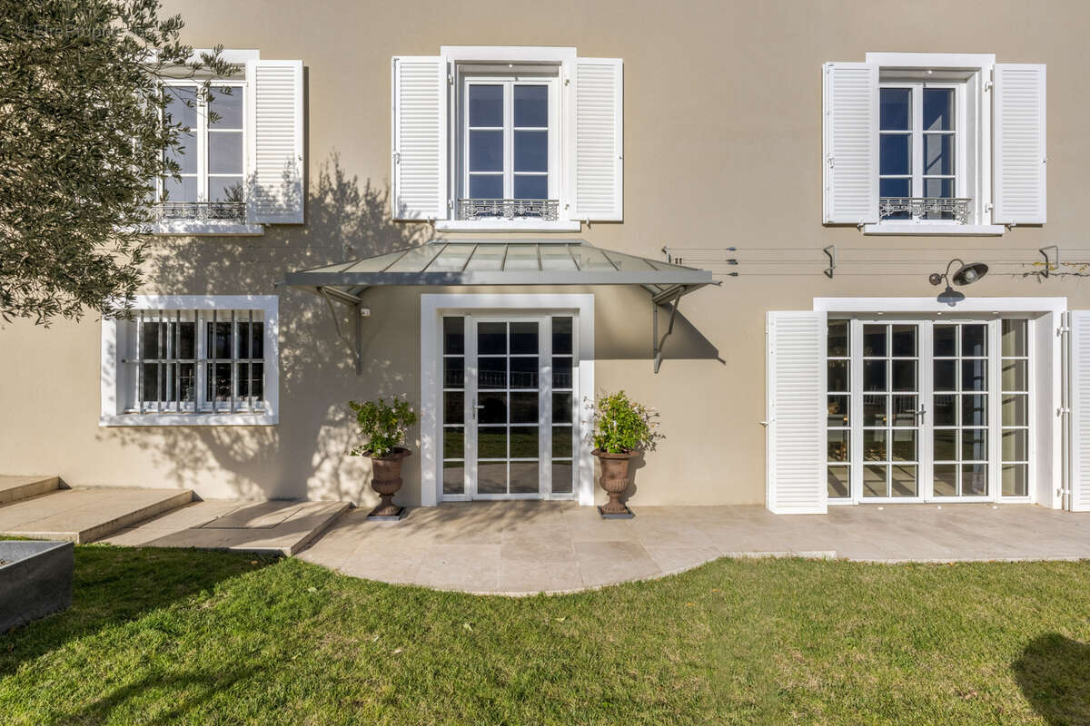 Maison à REGNIE-DURETTE