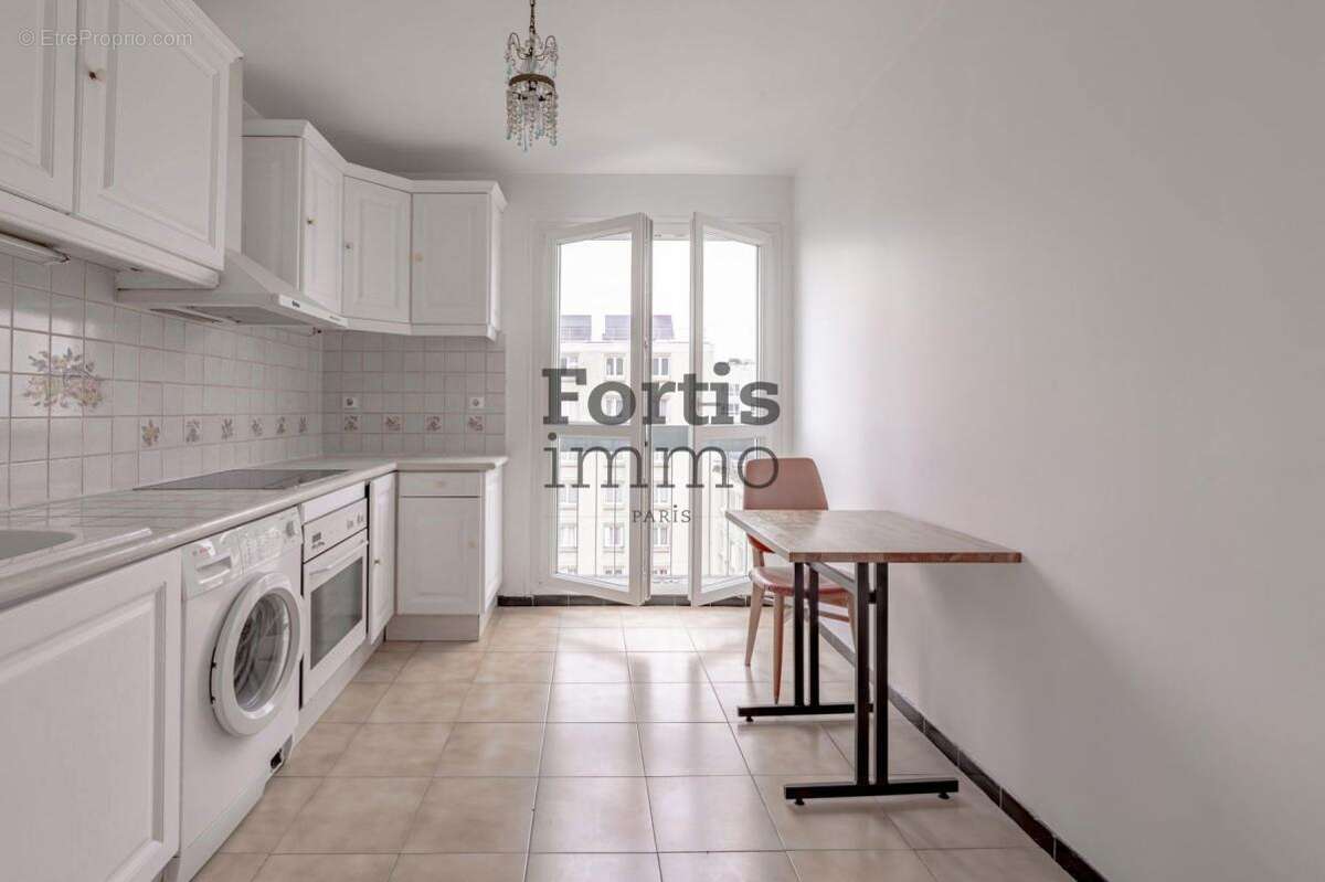 Appartement à PARIS-19E