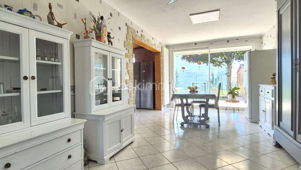 Grande maison familiale de 164 m² – 5 chambres – DPE C – Proche gare TGV - photo 2
