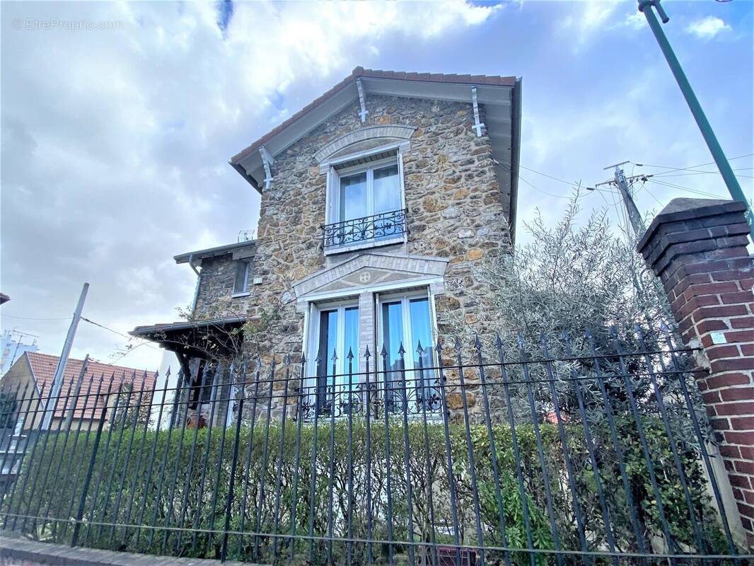 Appartement à EPINAY-SUR-SEINE