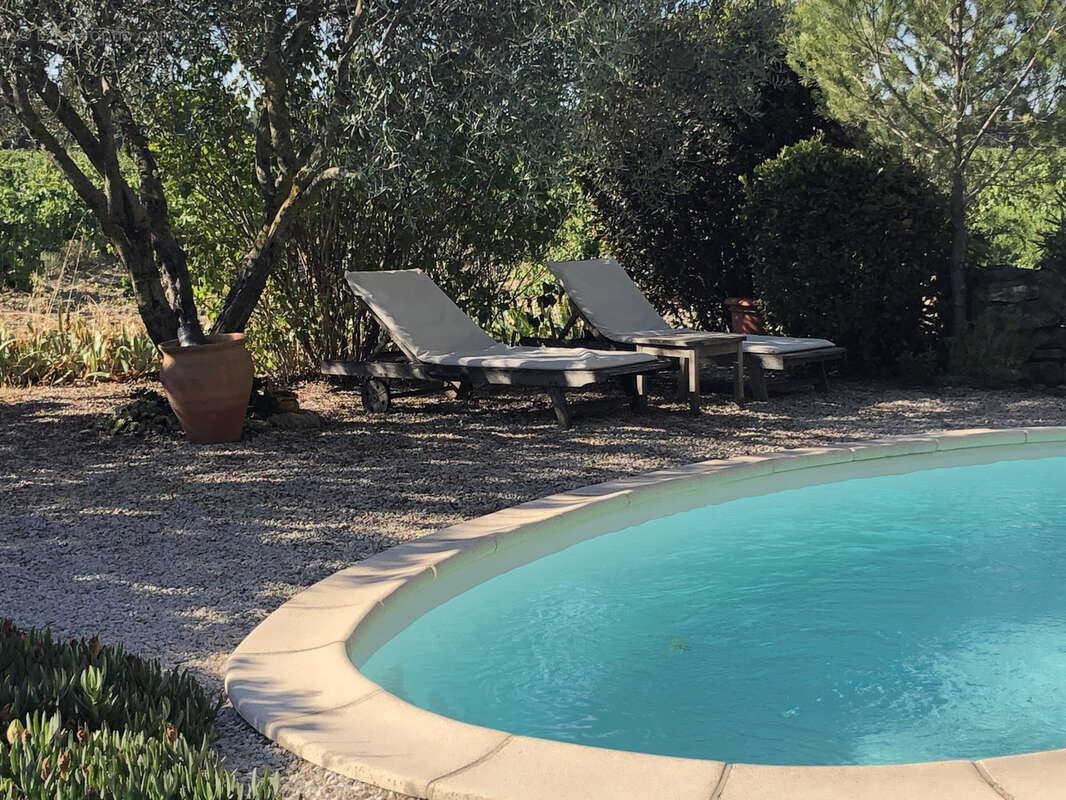 Maison à CAMARET-SUR-AIGUES