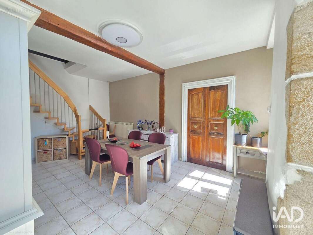 Maison 146 m² à Vif  - photo 2