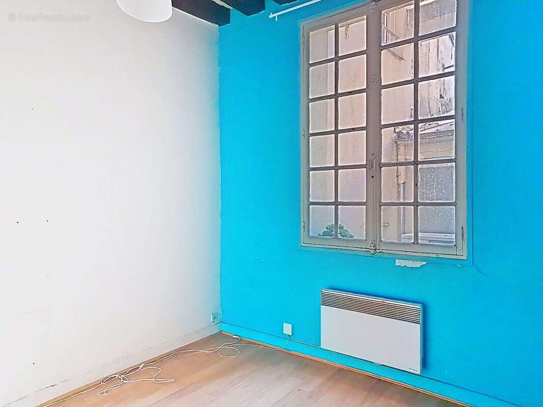 Appartement à PARIS-1E