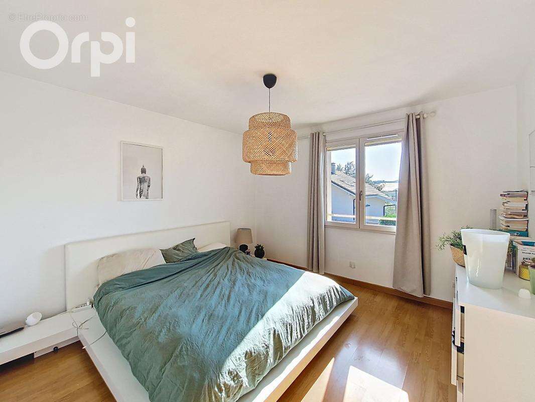 Maison à MONNETIER-MORNEX