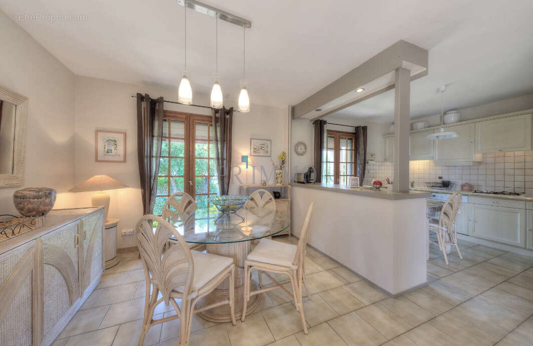 Maison à FREJUS