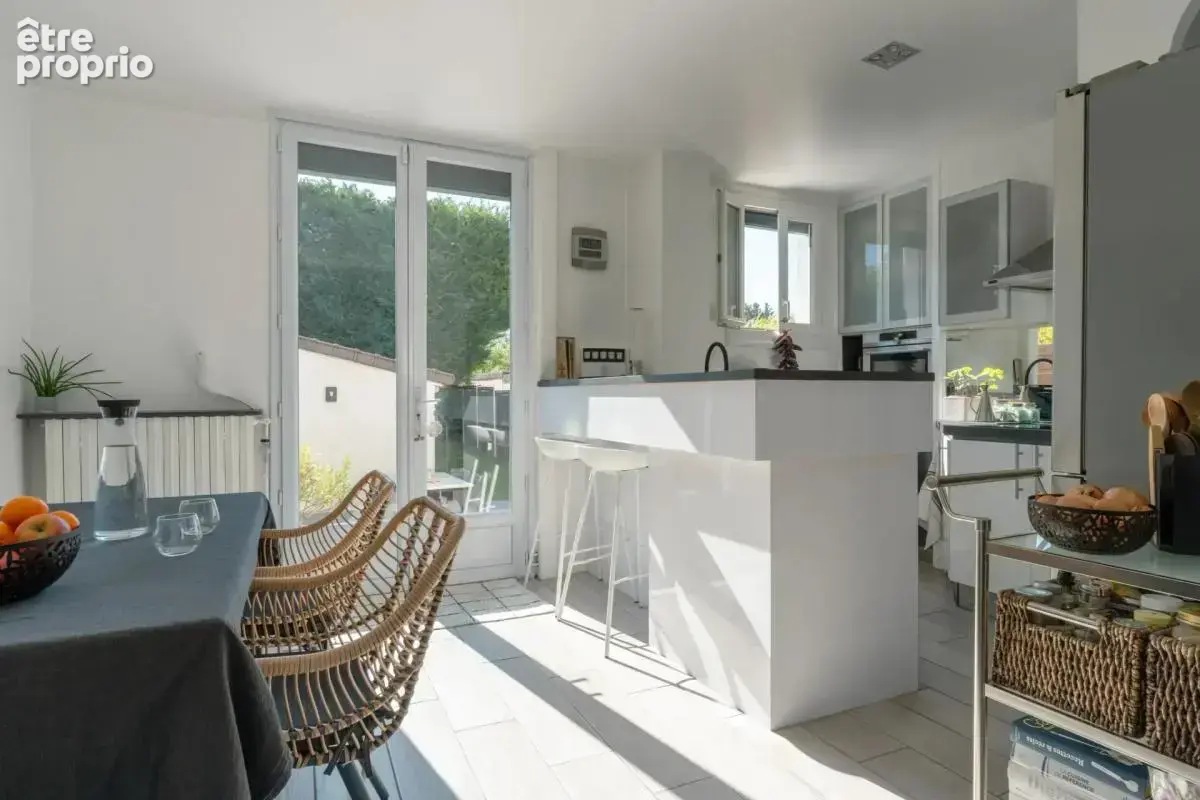 Maison rénovée 6 pièces 153 m² à Antony - photo 4