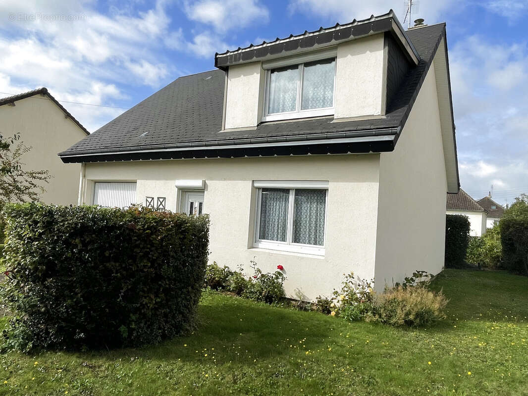 Maison à COURVILLE-SUR-EURE