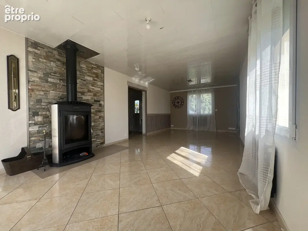 Maison familiale en pleine propriété avec 5 chambres, sous-sol complet et terrain de 1 100 m2 Val-de-Vesle - photo 4