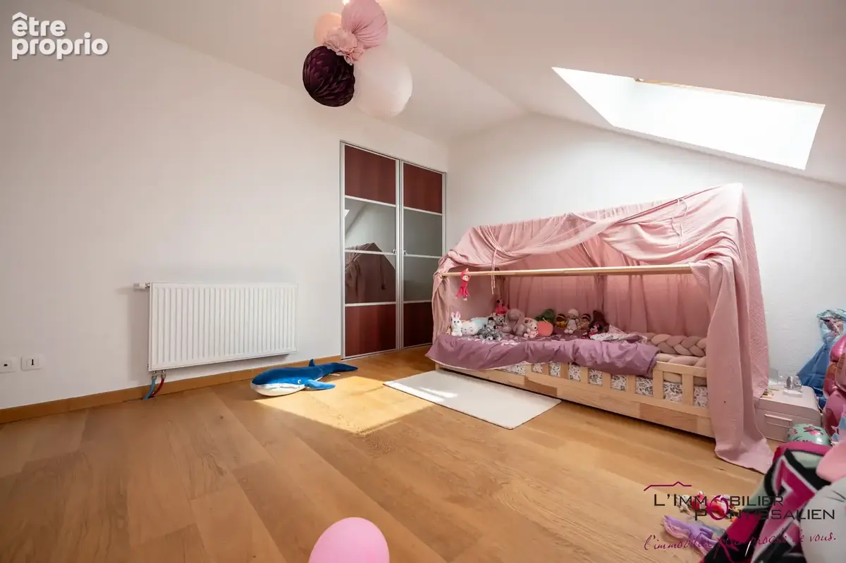 Appartement T6 d'exception à ROCHEJEAN  Standing, volumes et confort. - photo 10