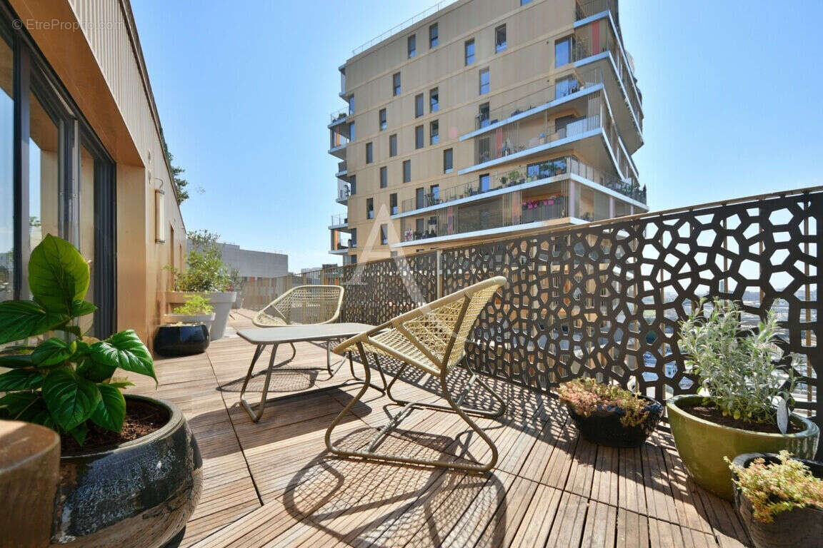 BNF  - 5 pièces avec loggia et terrasse - photo 4