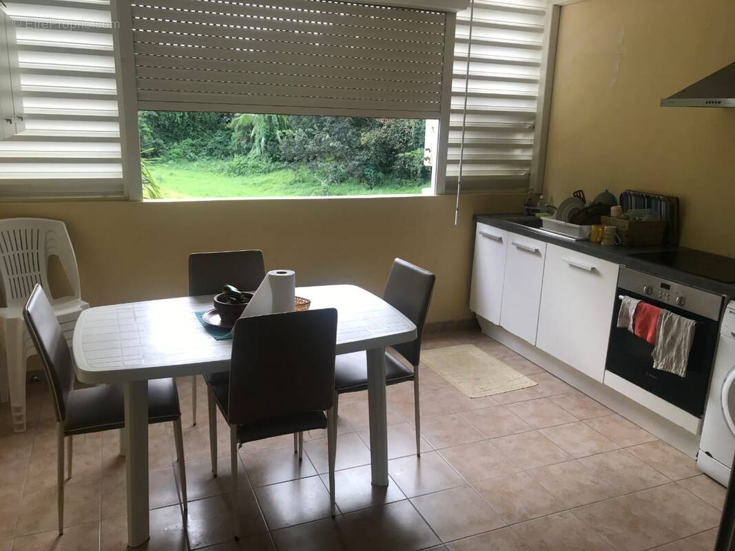 Appartement à LES ABYMES