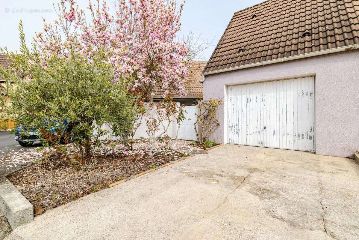 Maison à COMBS-LA-VILLE