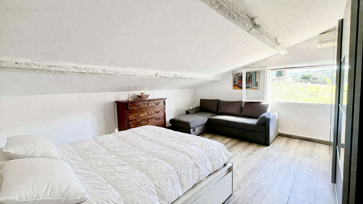 Maison à SAINT-ZACHARIE