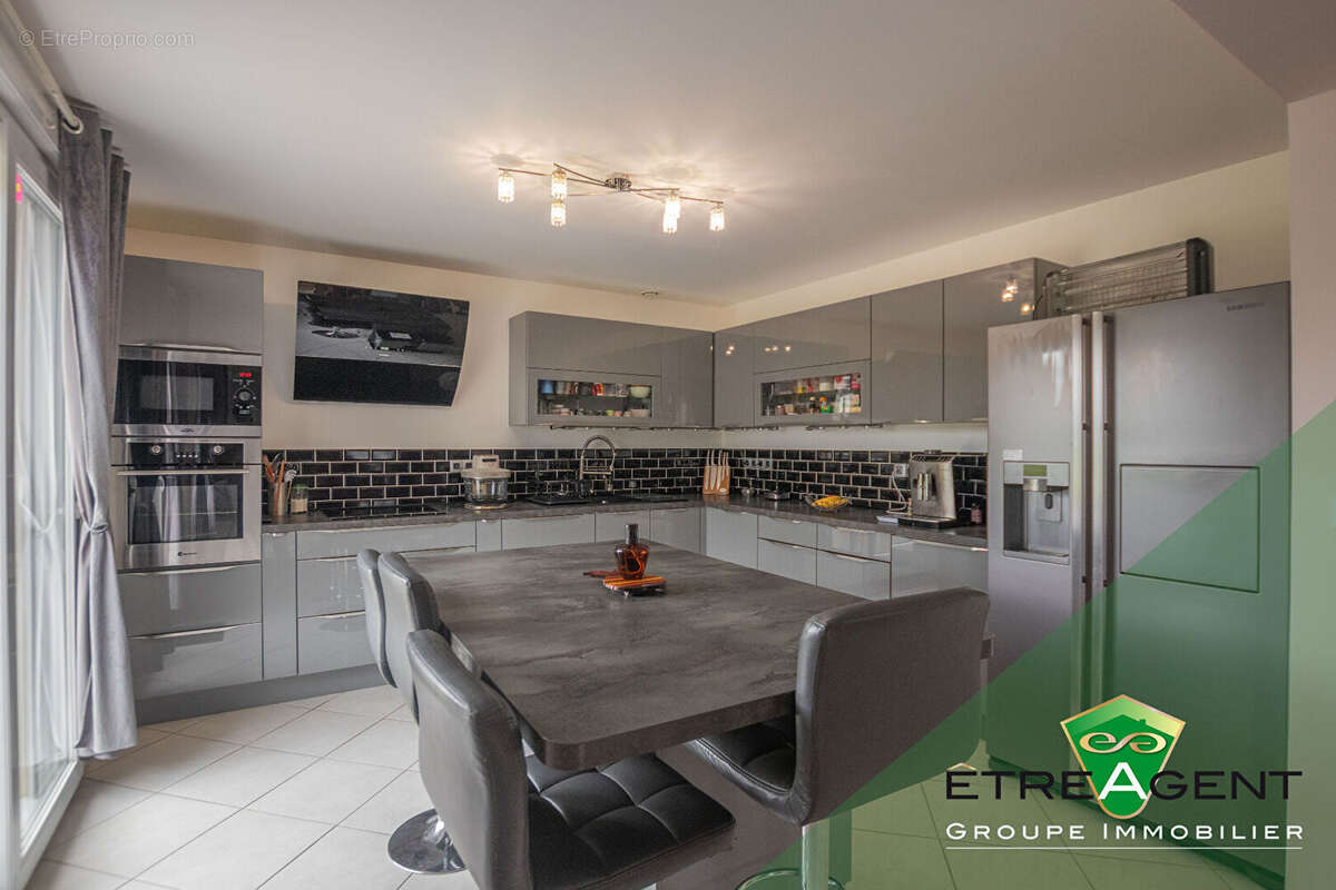 Maison COLLANDRES QUINCARNON - 178 m² - 5 chambres - photo 6