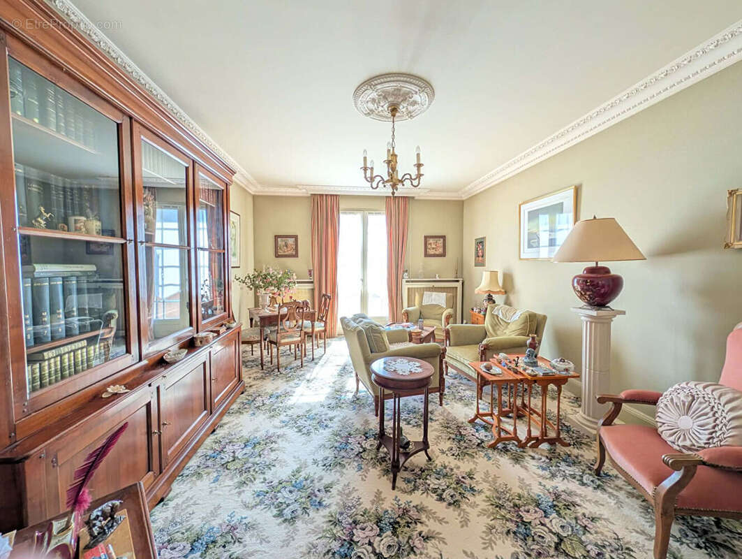 Maison à SAINTE-EANNE