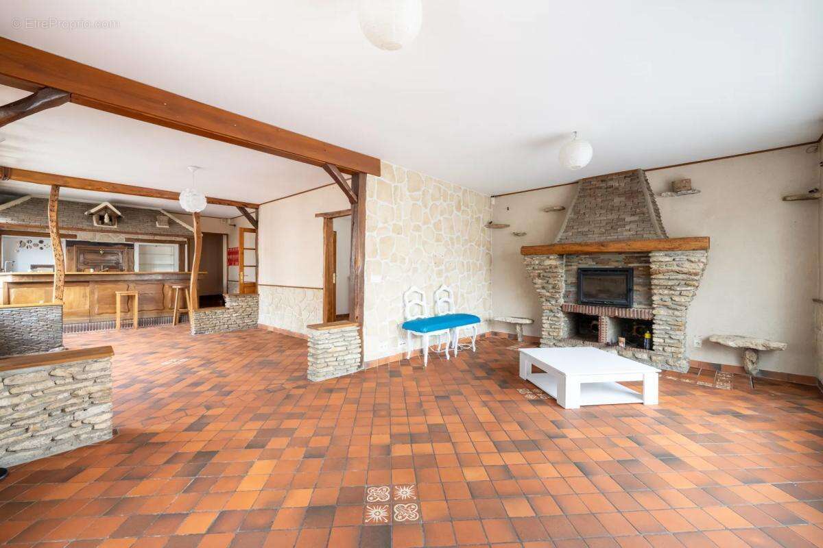 Maison à BENNECOURT