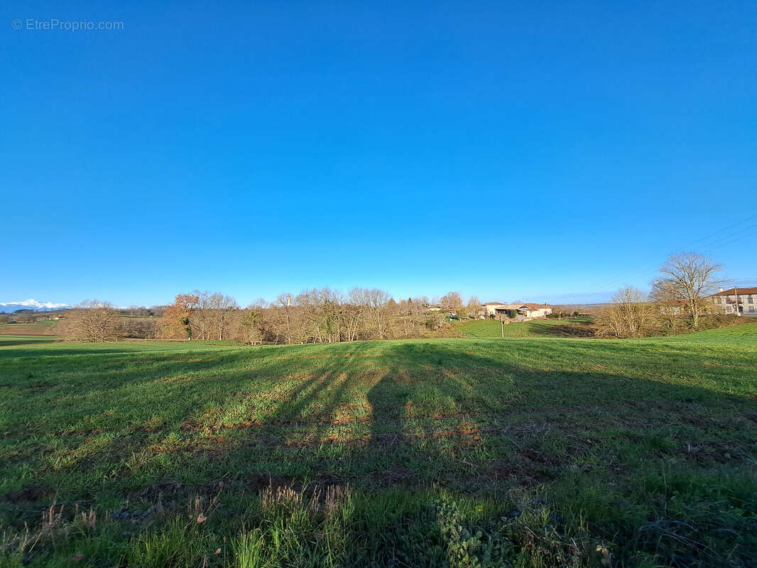 Terrain à AURIGNAC