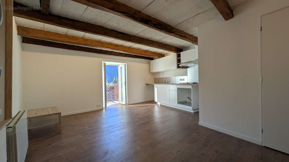 Appartement à VEYNES