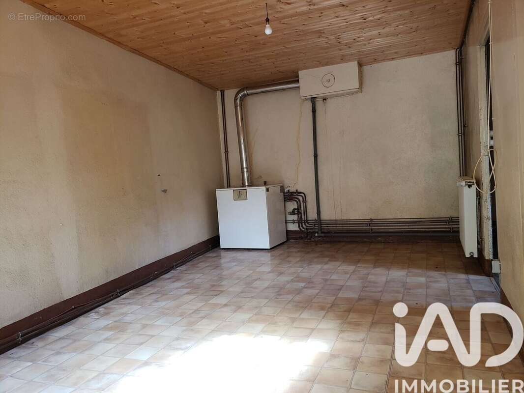 Maison 50 m² à Saint-Floret  - photo 3