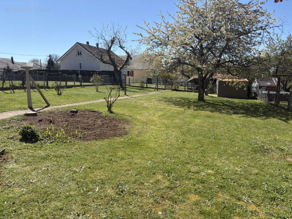 Maison à ARNAC-POMPADOUR