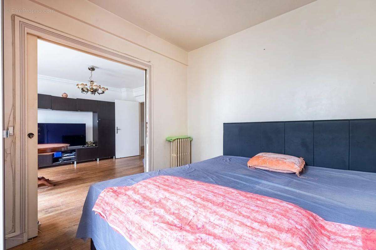 Appartement à PARIS-20E