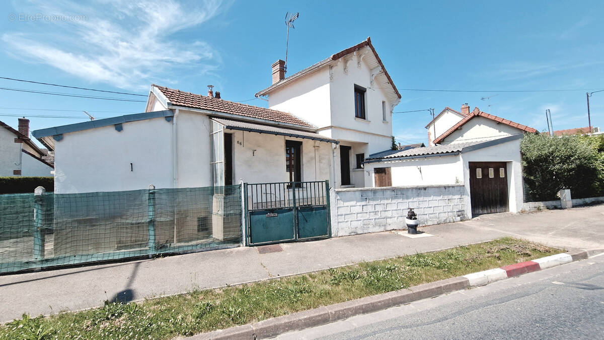 Maison à SAINT-ANDRE-LES-VERGERS