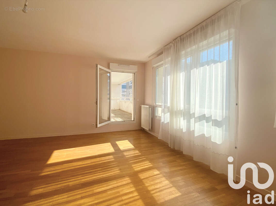 Photo 3 - Appartement à COURBEVOIE