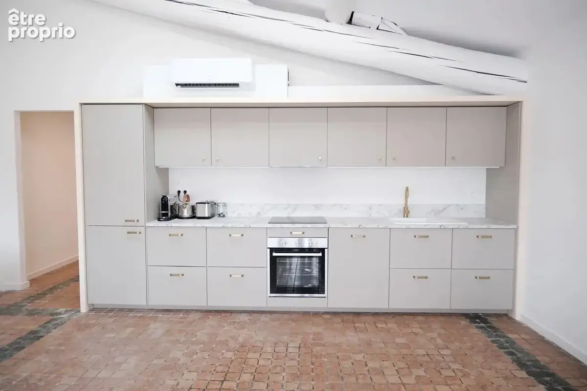 Bel appartement rénové avec vue imprenable sur le Vieux-Port - photo 4