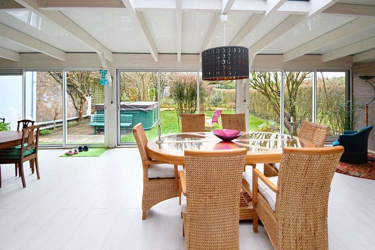 Belle maison de caractère à Lexy, 208m2 + véranda 55m2 + grenier aménageable de 75m2 , terrain plus de 6 ares, garage - photo 5