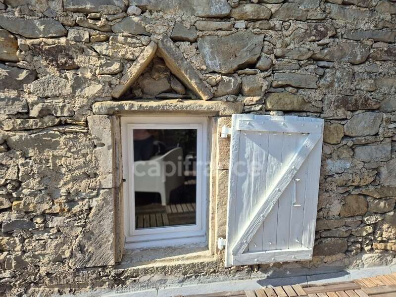 Maison à VEZENOBRES