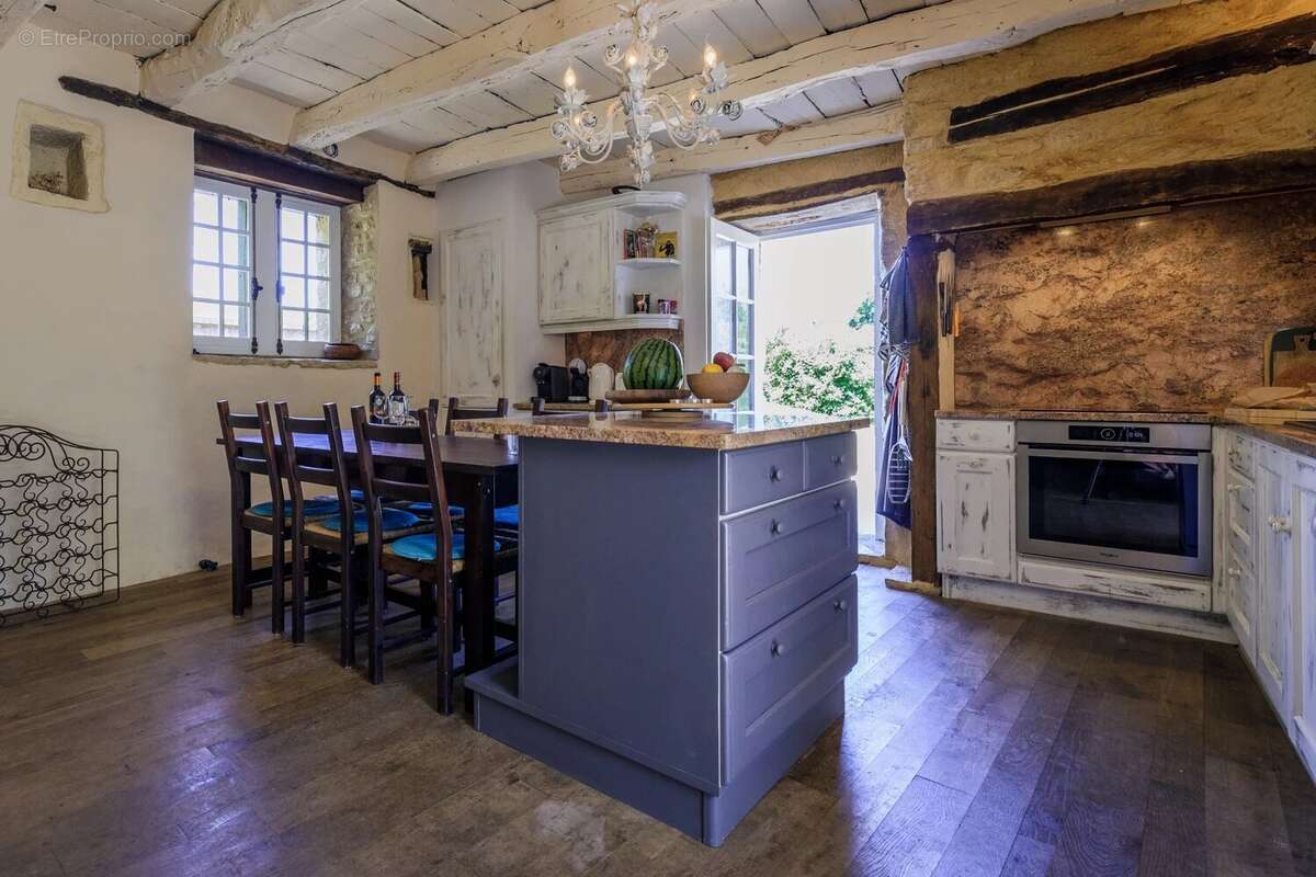 Charmante maison en pierre du Périgord avec piscine et vue sur la campagne - photo 3