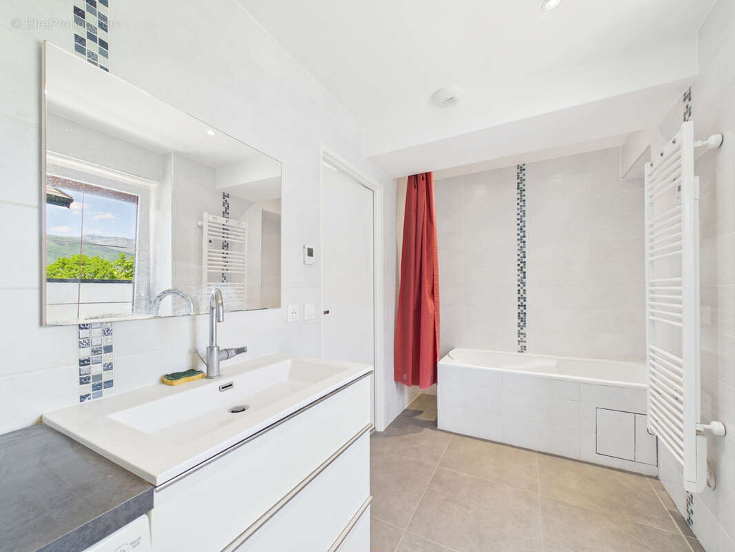 Appartement à BARBERAZ