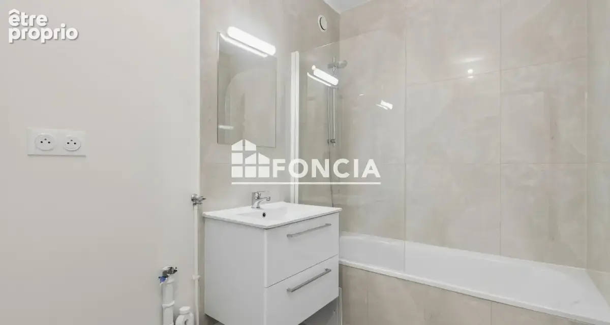 Opportunité : appartement T4 rénové avec balcon et parking, avenue Carnot à Trappes, aux portes de la gare - photo 7