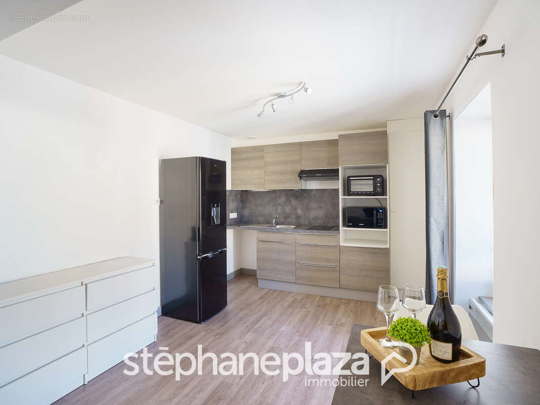 Appartement à REPLONGES