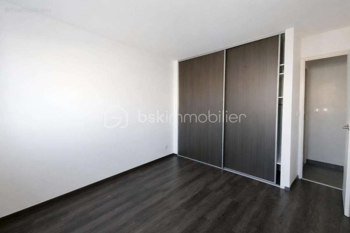 Appartement à VOISINS-LE-BRETONNEUX