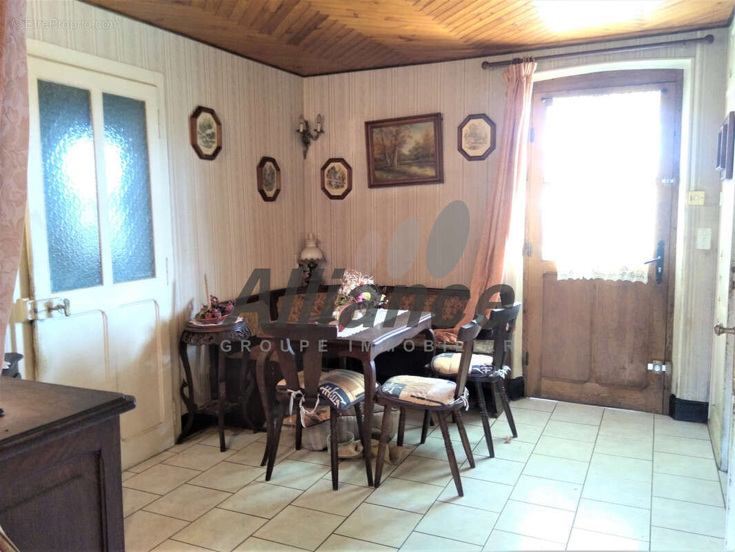 Maison à SAINT-LOUP-SUR-SEMOUSE