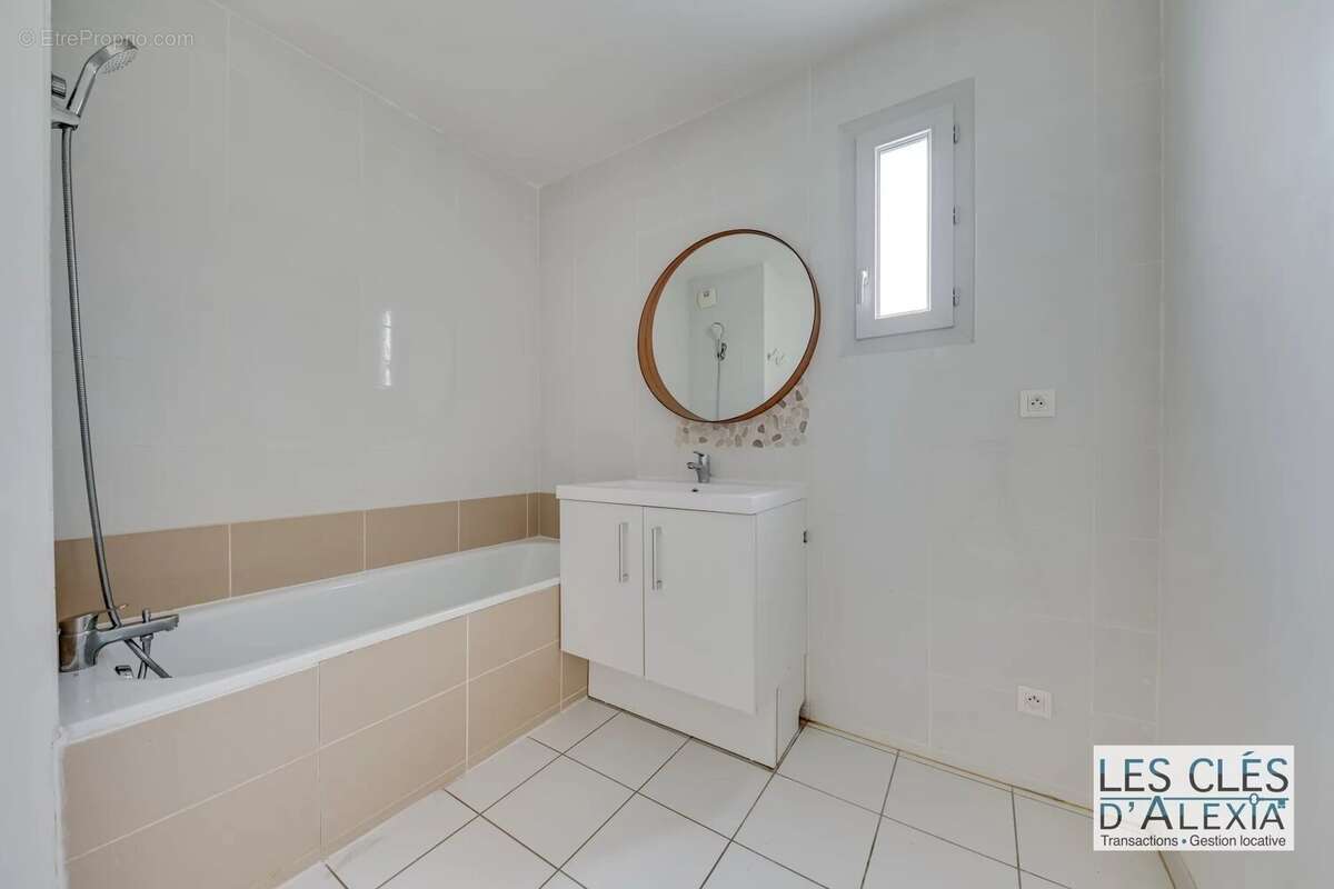 Appartement à DECINES-CHARPIEU