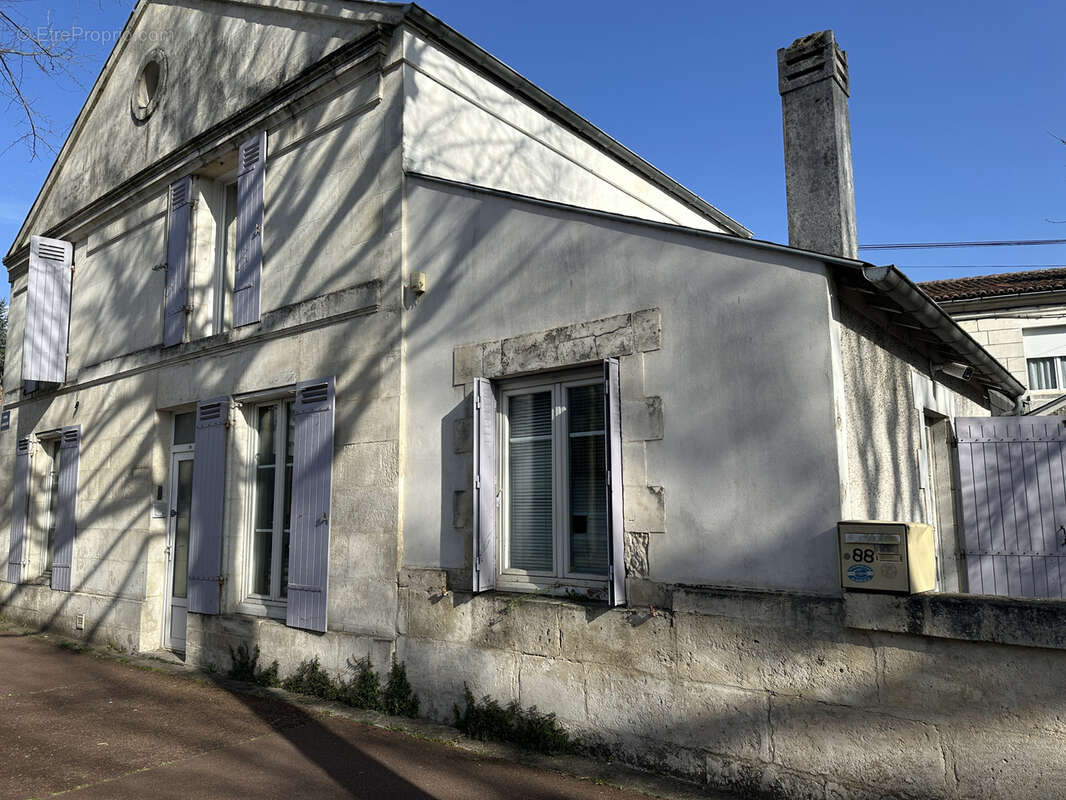 Maison à SAINTES