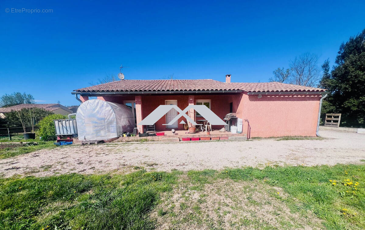 Maison à SAINT-QUENTIN-LA-POTERIE
