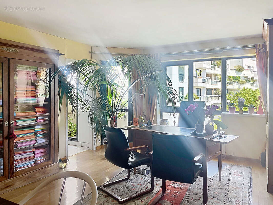 Appartement à SURESNES