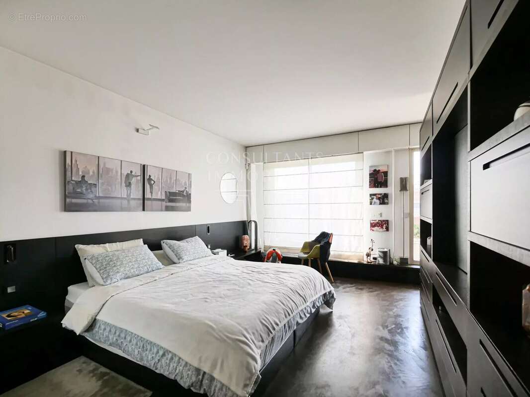 Appartement à NEUILLY-SUR-SEINE