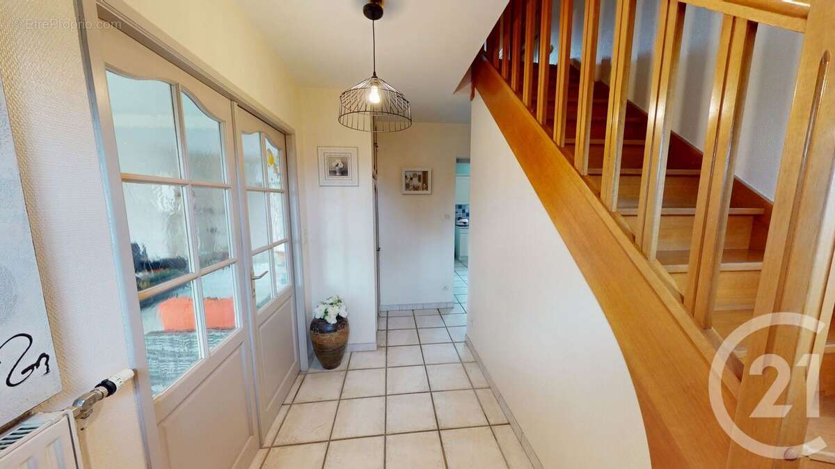 Maison à SAINT-QUENTIN