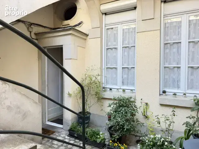 ORLEANS-RECOUVRANCE- Appartement ancien de 121m2 en duplex avec garage- - photo 12