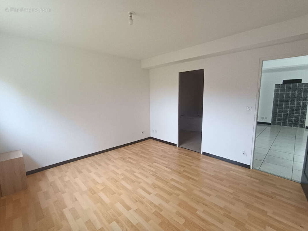 Maison à VILLENEUVE-SAINT-GERMAIN