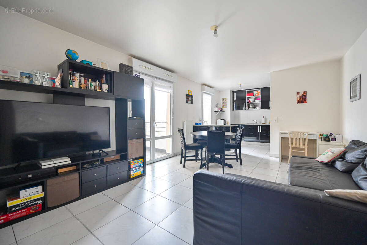 Appartement 67 m² à Creteil  - photo 2