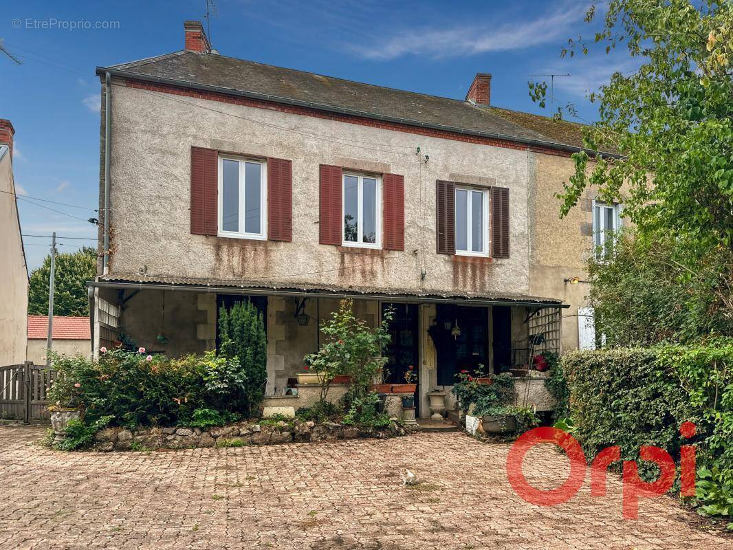 Maison à TREIGNAT