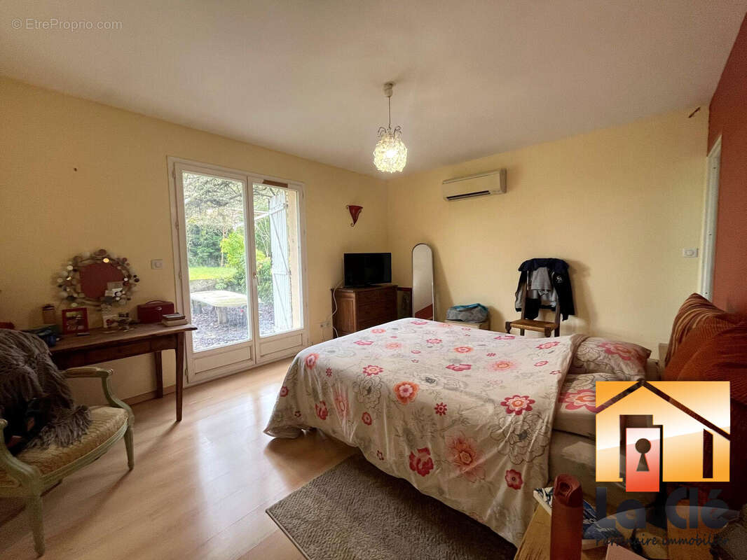 Maison à LA SAUVETAT-DE-SAVERES